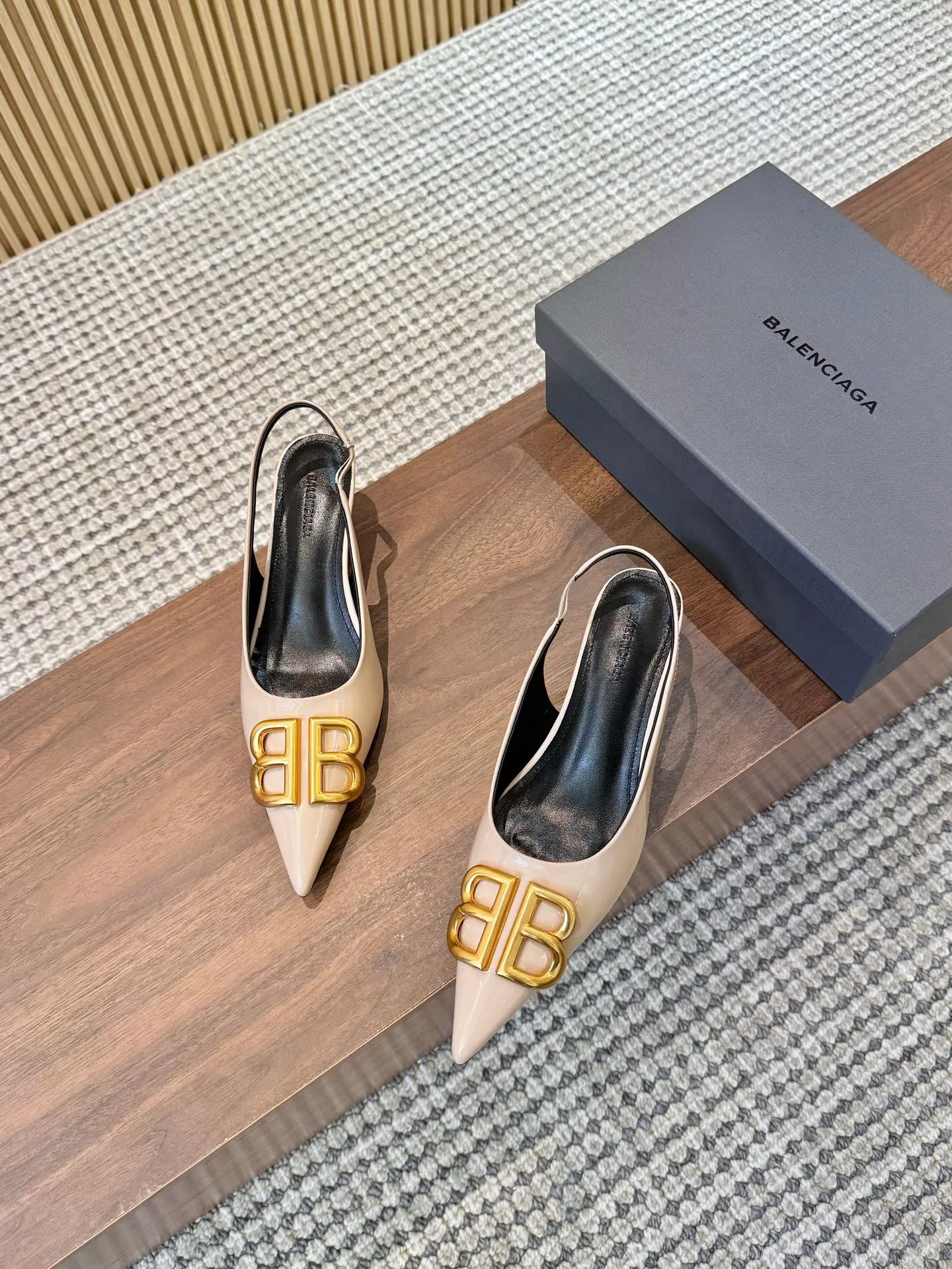 👟👟Ex-factory price 420👟👟 Genuine leather sole +30 BALENCIAGA 25th spring and summer new products Code number: 35-42